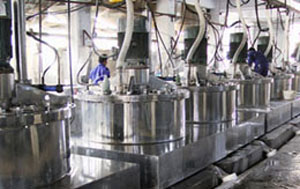 上懸式刮刀全自動(dòng)離心機(jī)操作過(guò)程的幾個(gè)步驟